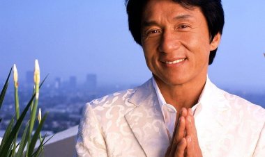 Jackie Chan Memberikan Hadiah & Pujian Untuk Istri yang Memaafkan Perselingkuhannya