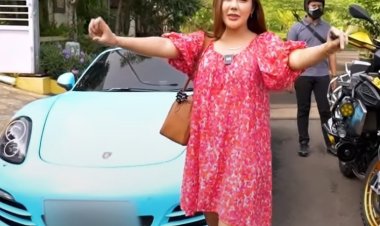 KOLEKSI KENDARAAN MEWAH REY UTAMI, ARTIS TERKAYA DI INDONESIA