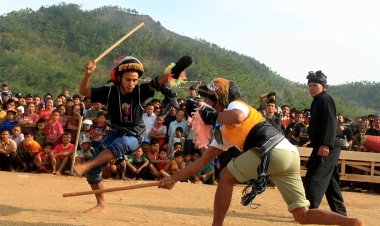 Jelajahi Kekayaan Budaya Bekasi: Seni Ujungan