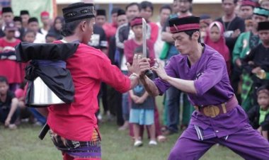 Tradisi Berebut Dandang di Bekasi, Jawa Barat: Warisan Budaya yang Memikat