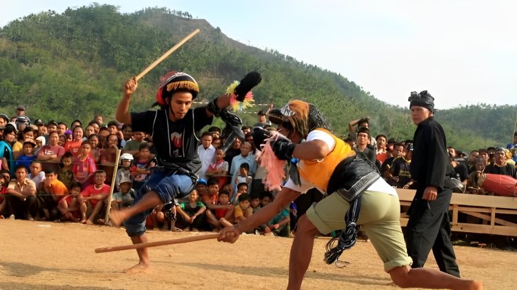 Jelajahi Kekayaan Budaya Bekasi: Seni Ujungan