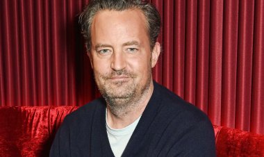 Bintang 'Friends', Matthew Perry, Meninggal Dunia: Memori dan Perjuangan di Balik Sorotan Terang Hollywood