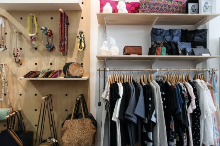 Gaya Lebih Sederhana, Hidup Lebih Bermakna: Menerapkan Konsep Capsule Wardrobe