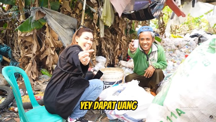 Kisah Inspiratif: Rey Utami dan Bantuan 10 Juta Rupiah kepada Pemulung Berani