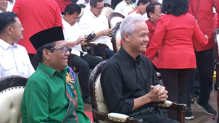 Berita Utama: Megawati Soekarnoputri Menunjuk Prof. Mahfud MD sebagai Calon Wakil Presiden Partai Demokrasi Indonesia Perjuangan