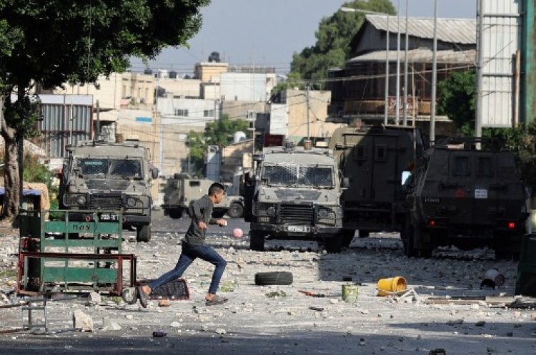 Serangan Israel Terhadap Palestina Terus Meningkat: 50 Kendaraan Militer Serbu Rumah Sakit di Tepi Barat
