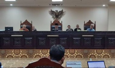 Perdebatan Masyarakat: 9 Hakim MK Dilanggar Etik?