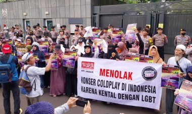 Konfrontasi di GBK: Massa Anti-Coldplay Bentrok dengan Aparat