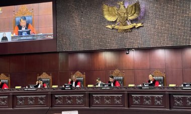Mahkamah Konstitusi Pertahankan Syarat Usia Capres-Cawapres, Menolak Gugatan Uji Materi