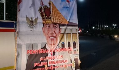 Baliho Jokowi 'Alumnus Paling Membanggakan' Memunculkan Ketegangan di UGM: Aksi Penyerahan Nominasi dan Respons BEM