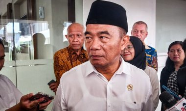 Kecolongan Birokrasi: Pengungsi Rohingya Bawa KTP Palsu, Muhadjir Minta Pemerintah Tegas