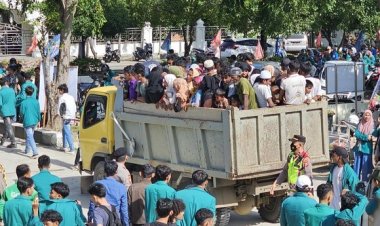 Ratusan Mahasiswa Usir Pengungsi Rohingya dari Gedung BMA Aceh