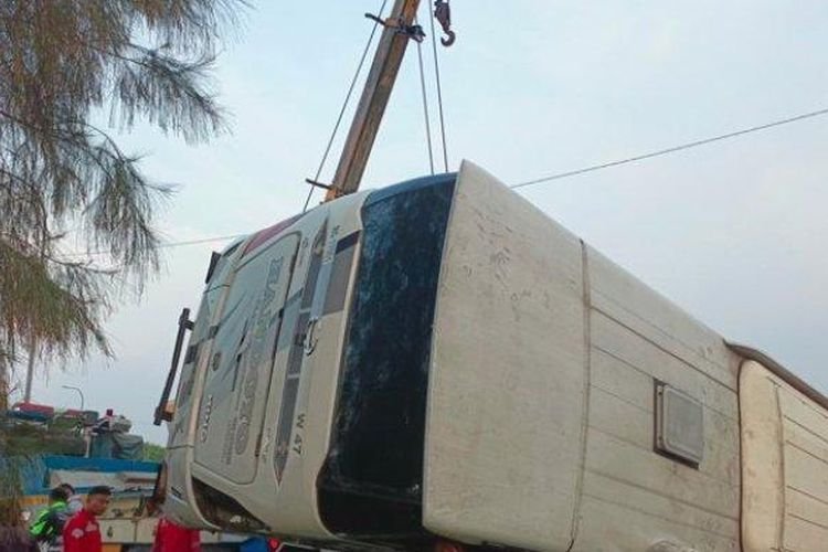 Tragedi Kecelakaan Maut di Tol Cipali, Tujuh Penumpang Tewas di KM 73