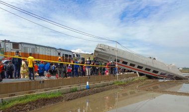 Kecelakaan Kereta Api Tragis di Bandung, Tiga Meninggal dan Puluhan Luka, Jalur Rel Lumpuh Total