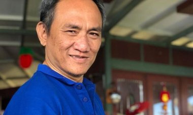 Andi Arief Sindir Anies & Ganjar: Sedih Alumni UGM Lemah