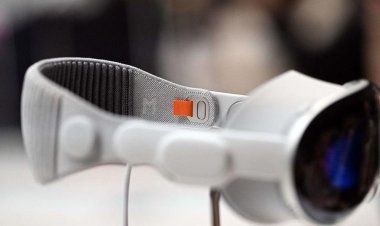 Apple Menggebrak Pasar Teknologi dengan Peluncuran Headset Vision Pro VR dan AR di Awal 2024