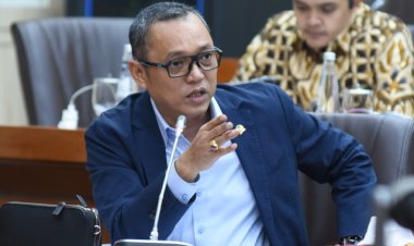 Elite PDIP Soroti 'Kontradiktif' Jokowi dalam Pernyataan Izin Kampanye