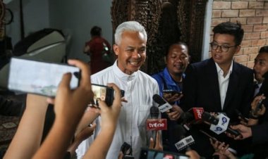 Ganjar Pranowo Mendorong KPU Akui Kegagalan Sistem Elektronik Pemilu 2024