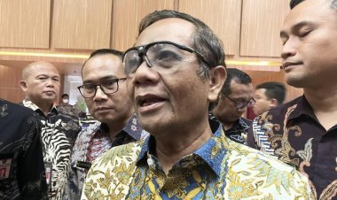 Mahfud MD Kritik Penyelipan Anggaran Makan Siang Gratis dalam APBN 2025