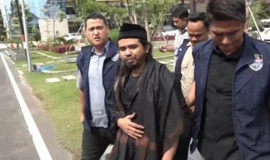 Paranormal Gus Samsudin Dijemput Paksa Polisi Terkait Konten Video Tukar Pasangan