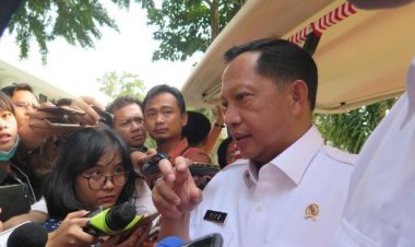 Kenaikan Harga Minyak Goreng: Menteri Tito Karnavian Menyuarakan Kecurigaan Terhadap Pengusaha dan Peran Ekspor