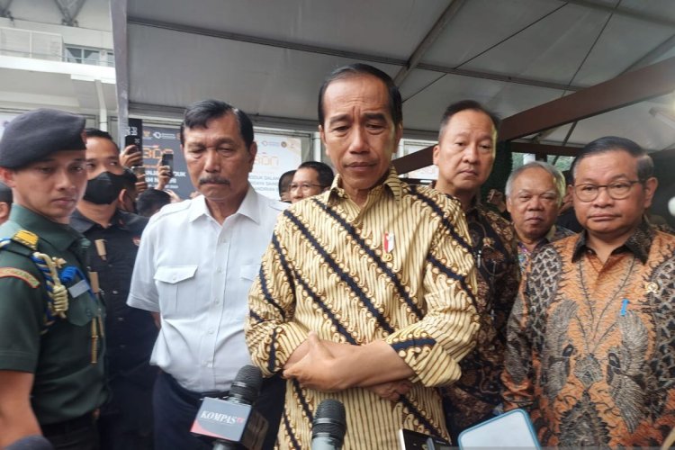 Jokowi Saat Dicecar soal Beras Naik: Tolong Jangan Terus Tanya ke Saya